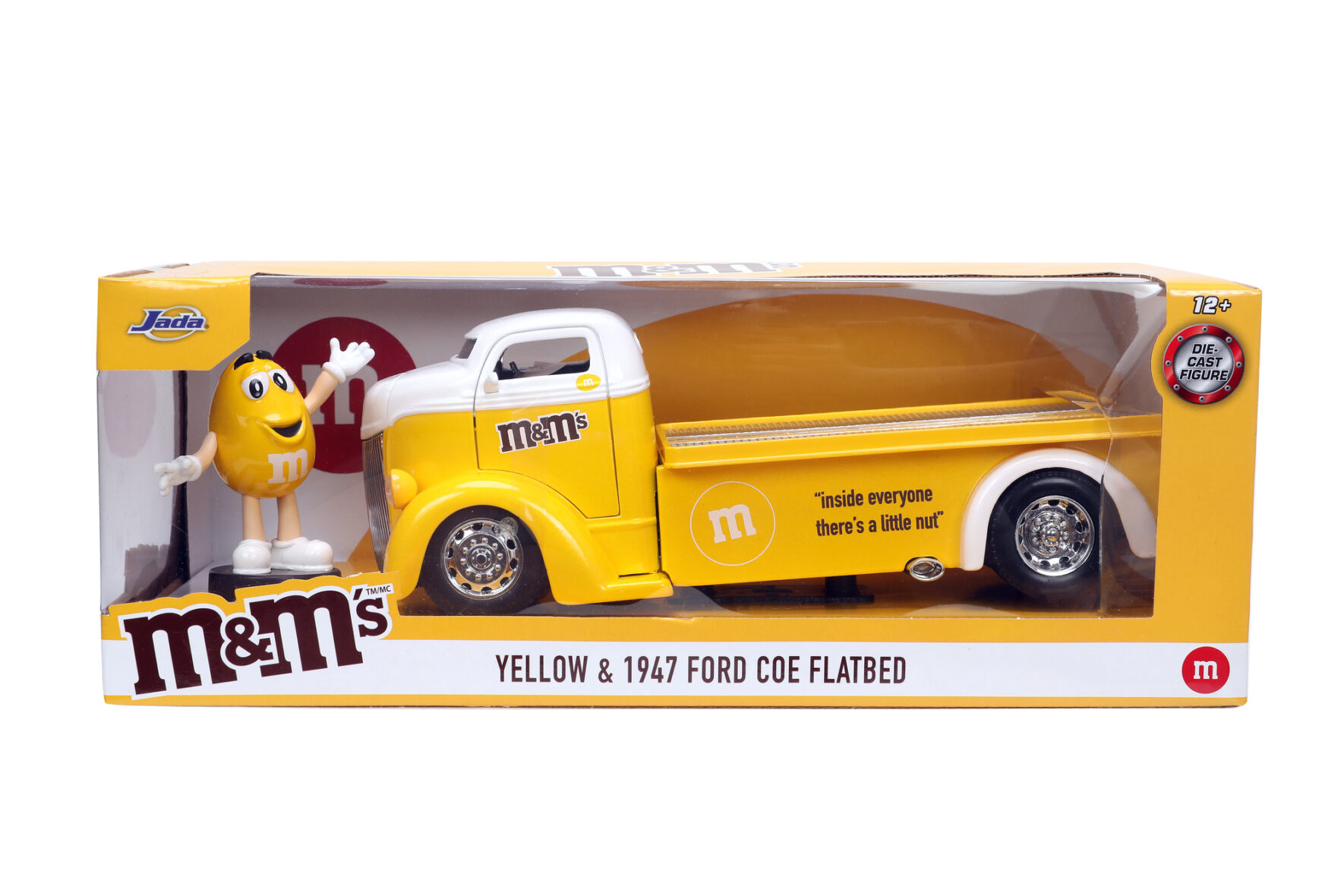 Jada Mms Set Masinuta Metalica Si Figurina Yellow Si Ford Coe Flatbed Scara 1:24